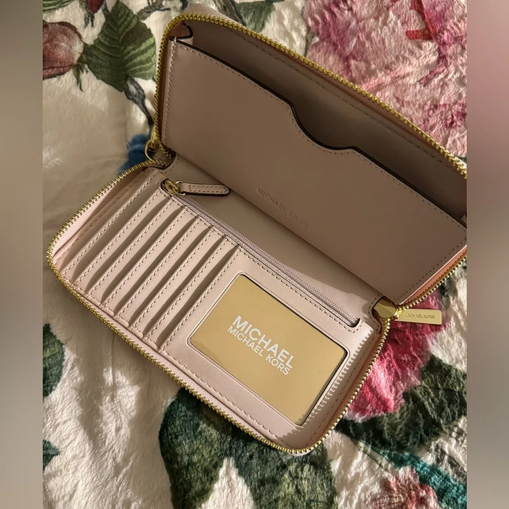 🎁Michael Kors Blush Pink Pebbled Lthr Wristlet/Wallet, NWOT - Picture 4 of 5